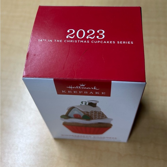 Hallmark Ornament 2023 Gingerbread Goodness Christmas Cupcakes 14th 14 in Series - Picture 2 of 4